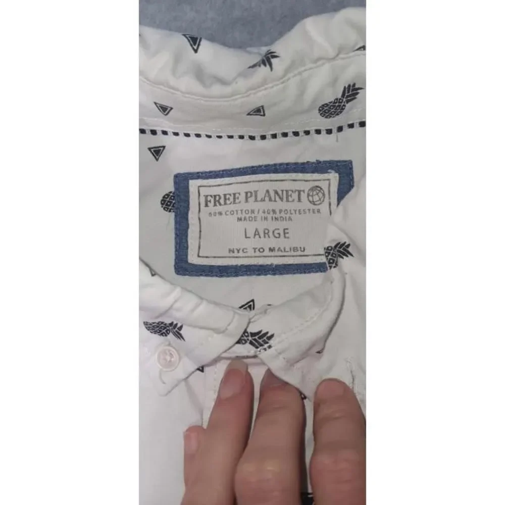 Free Planet Short Sleeve Button Up Mens Size Large White With Black...